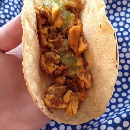 How to make huevo con chorizo breakfast tacos from theothersideofthetortilla.com