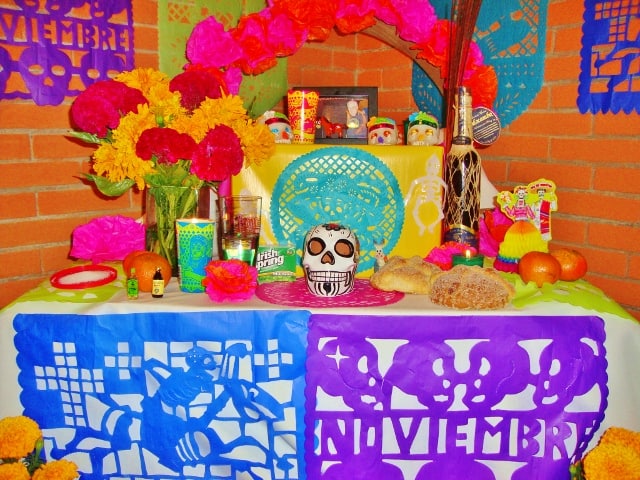 things to put on a dia de los muertos altar