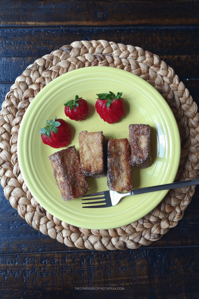 How to make your own churro French toast via theothersideofthetortilla.com