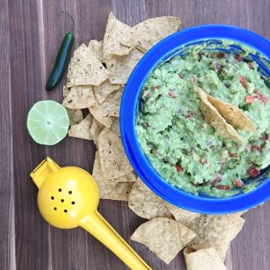 Tips and recipe for making the best guacamole, via theothersideofthetortilla.com