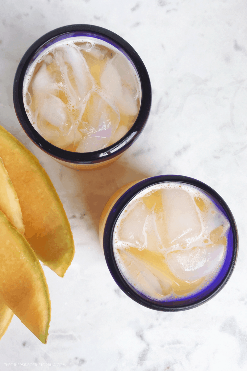 How to make agua fresca de melón with cantaloupe and a juicer machine