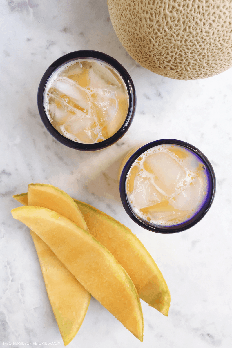 How to make agua fresca de melón with cantaloupe and a juicer machine