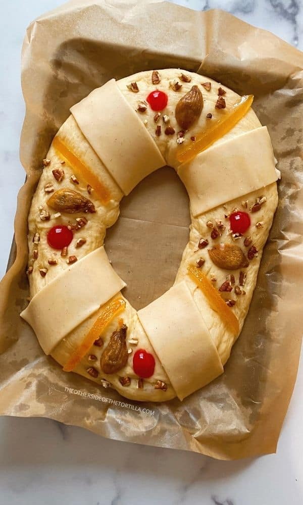 rosca de reyes with all the toppings before baking