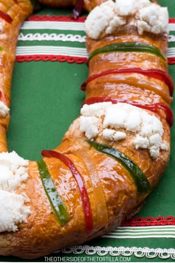 Mexican rosca de reyes for Día de los Reyes Magos